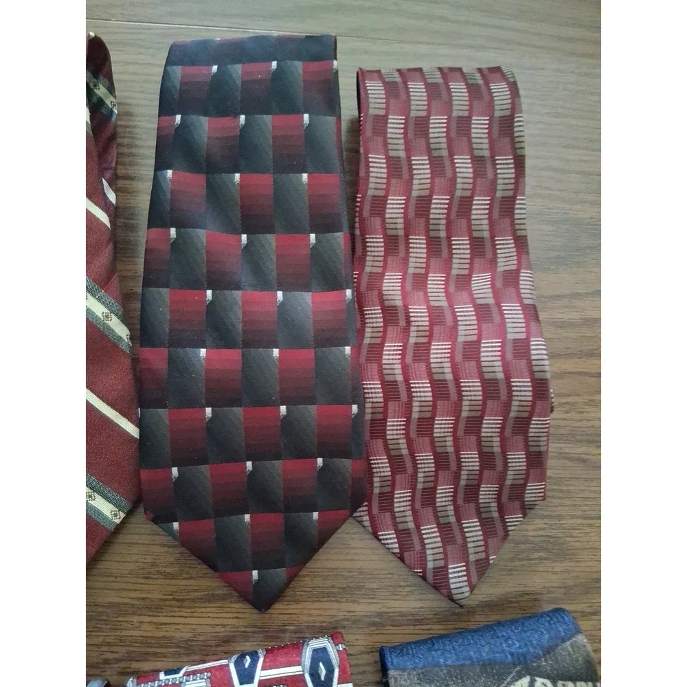 Lot of 16 Burgundy Maroon Neckties Name Brands Assorted Sizes VTG to Modern